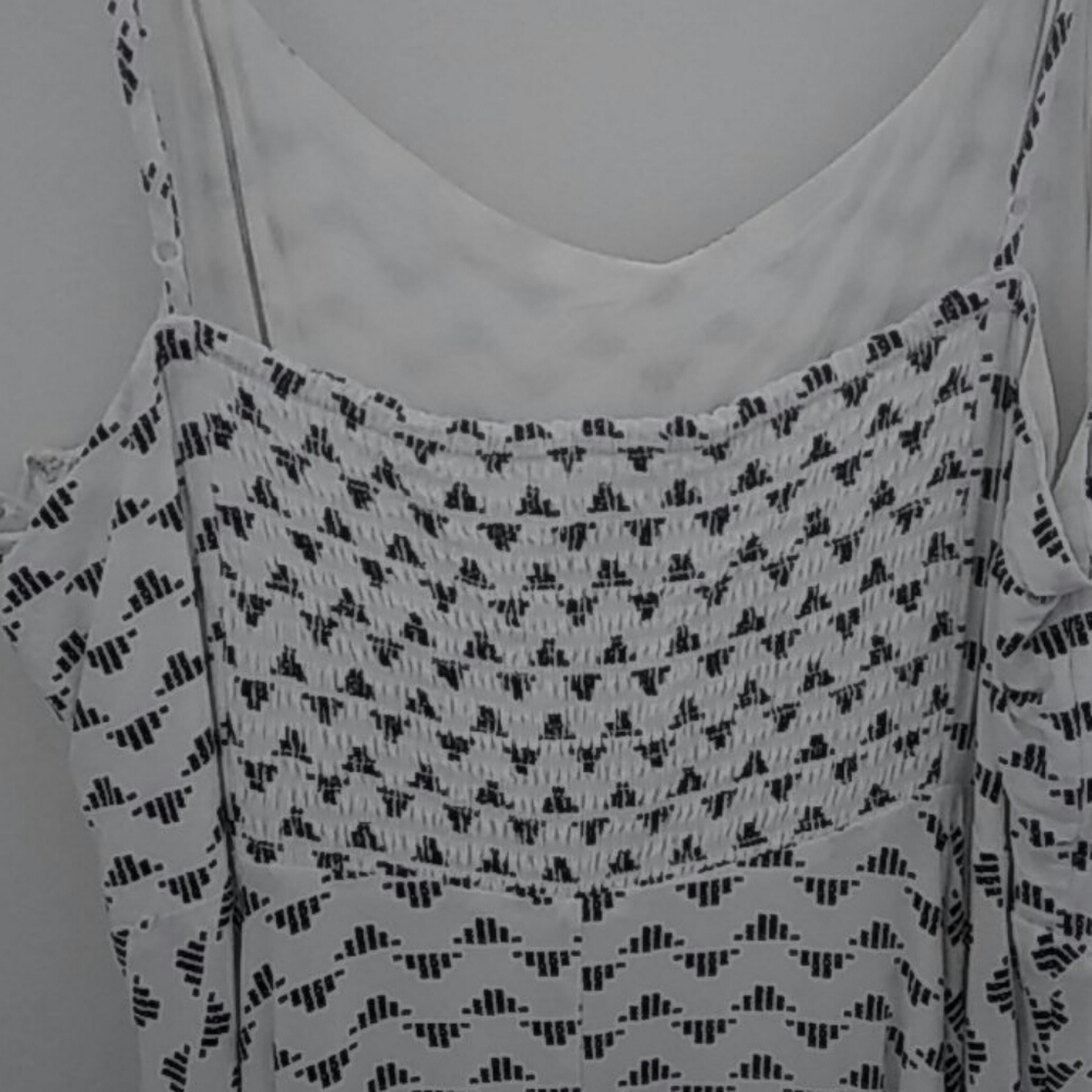 Dress - Picture 4 of 4